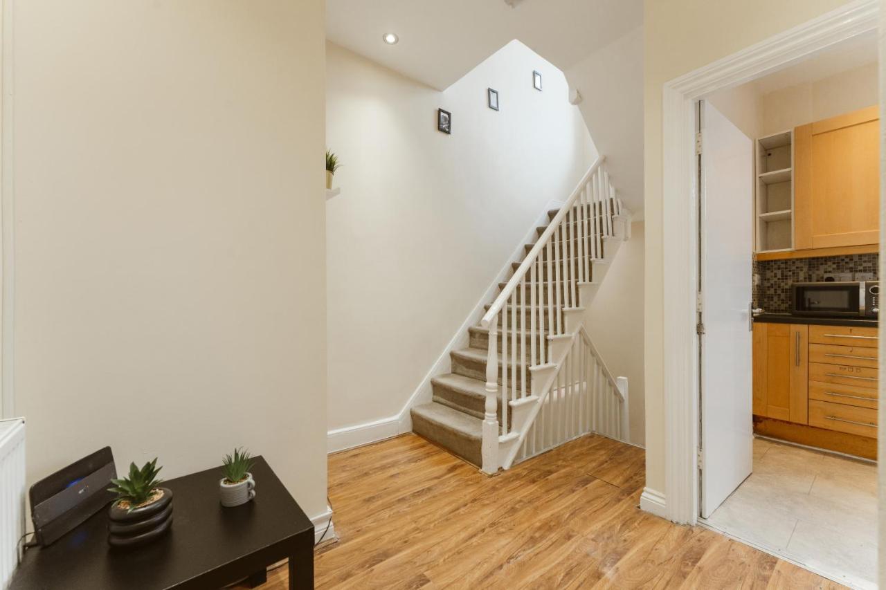 Mile End Rooms 57A ลอนดอน ภายนอก รูปภาพ