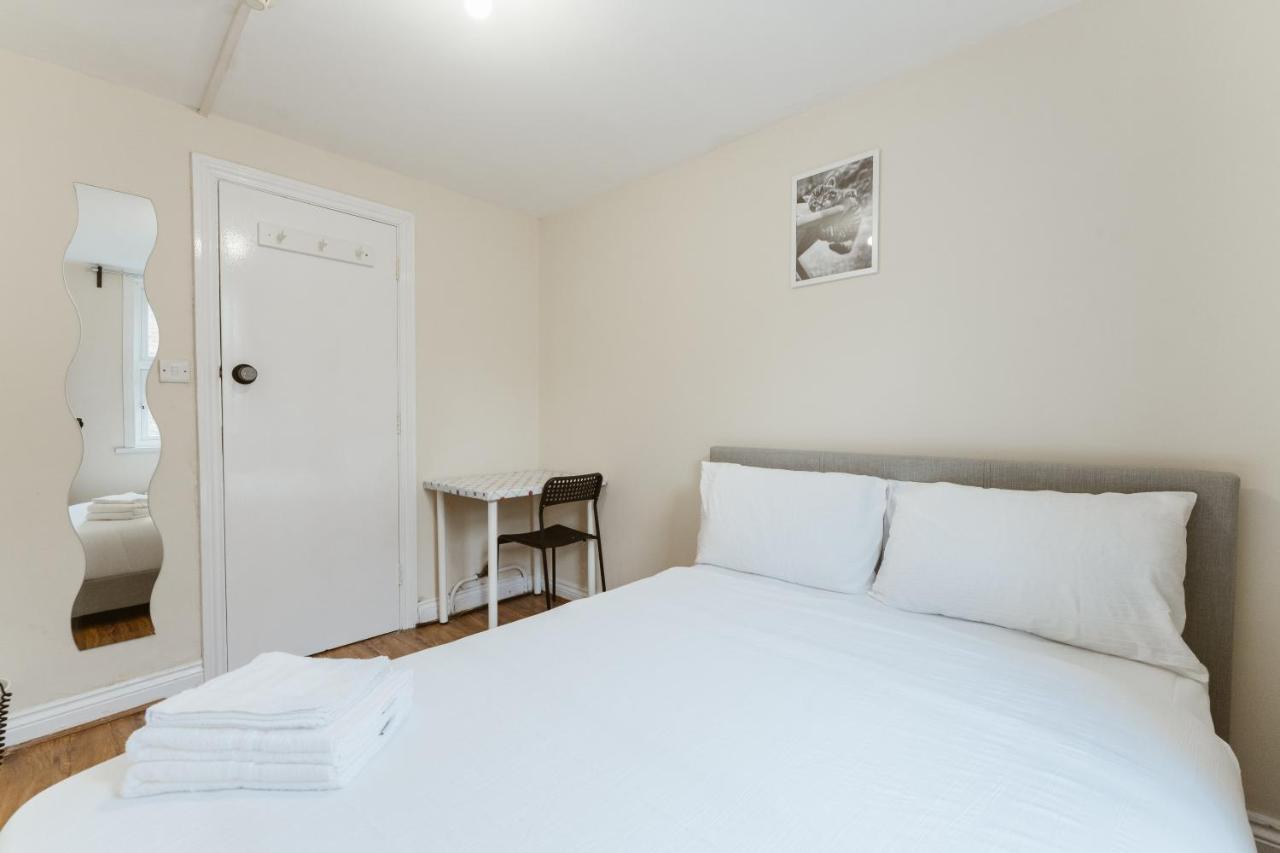 Mile End Rooms 57A ลอนดอน ภายนอก รูปภาพ