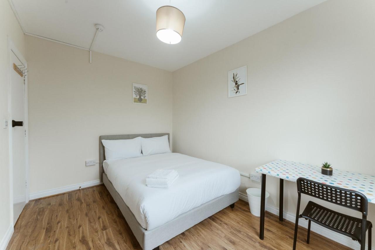Mile End Rooms 57A ลอนดอน ภายนอก รูปภาพ