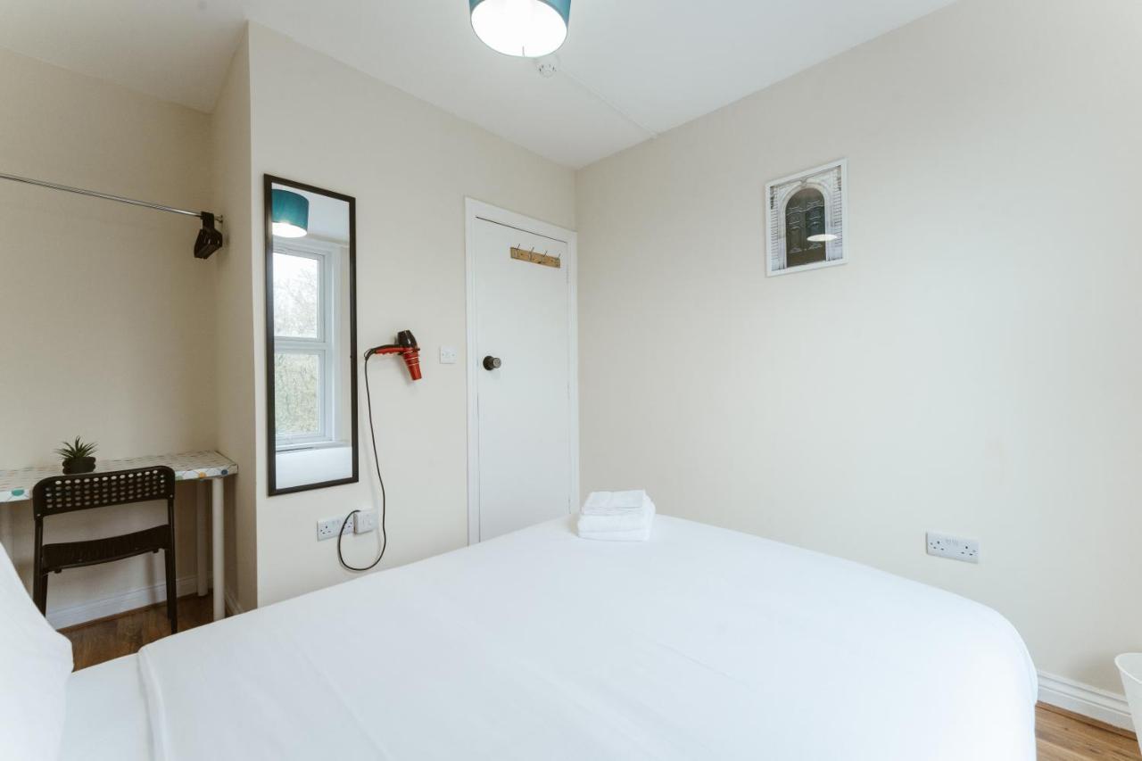 Mile End Rooms 57A ลอนดอน ภายนอก รูปภาพ