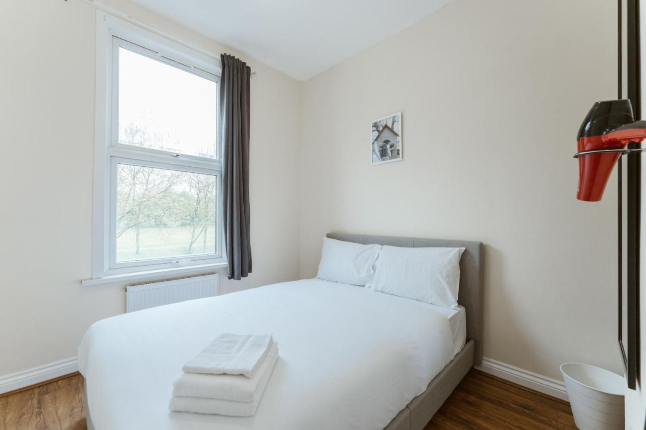 Mile End Rooms 57A ลอนดอน ภายนอก รูปภาพ