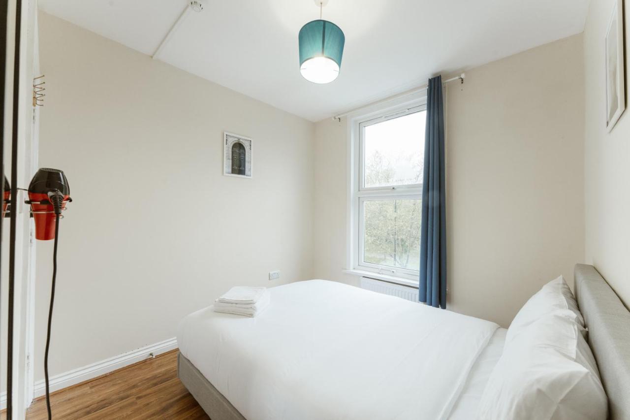 Mile End Rooms 57A ลอนดอน ภายนอก รูปภาพ