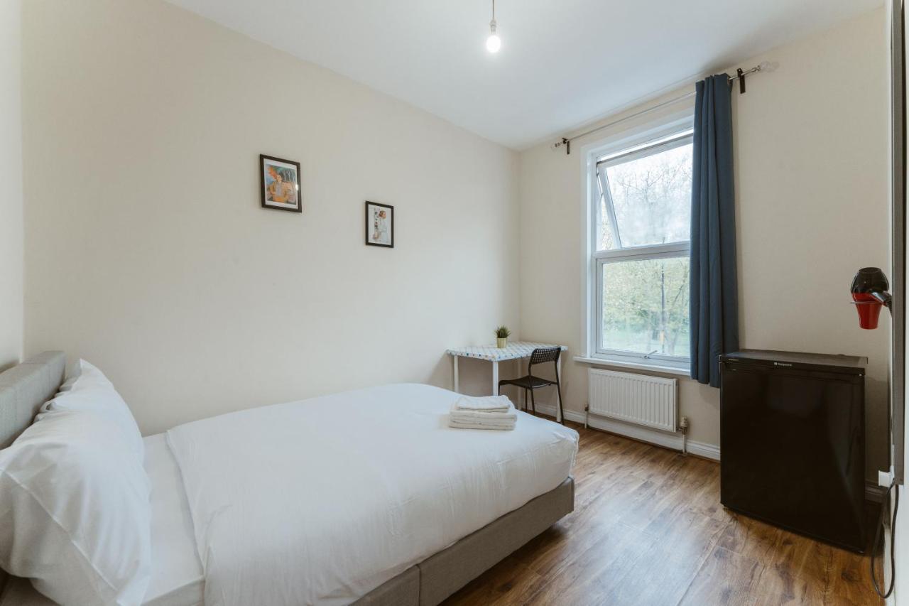 Mile End Rooms 57A ลอนดอน ภายนอก รูปภาพ